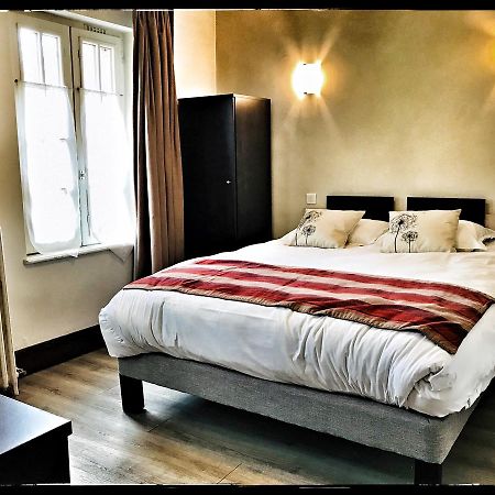 Logis Hotel La Foret Senonches Екстер'єр фото