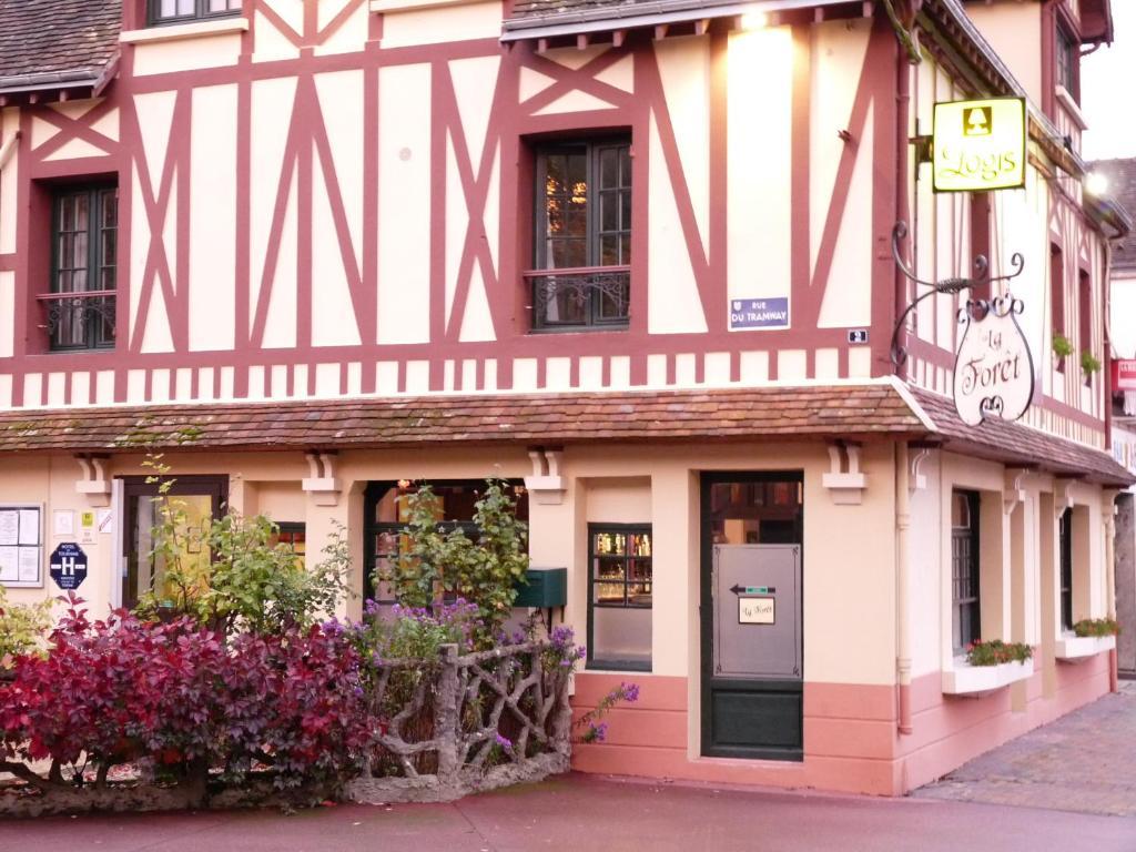 Logis Hotel La Foret Senonches Екстер'єр фото