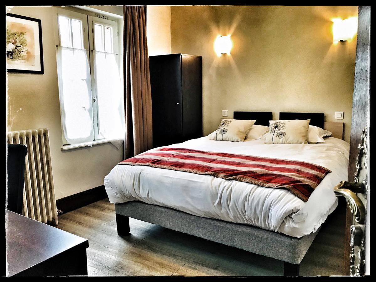 Logis Hotel La Foret Senonches Екстер'єр фото