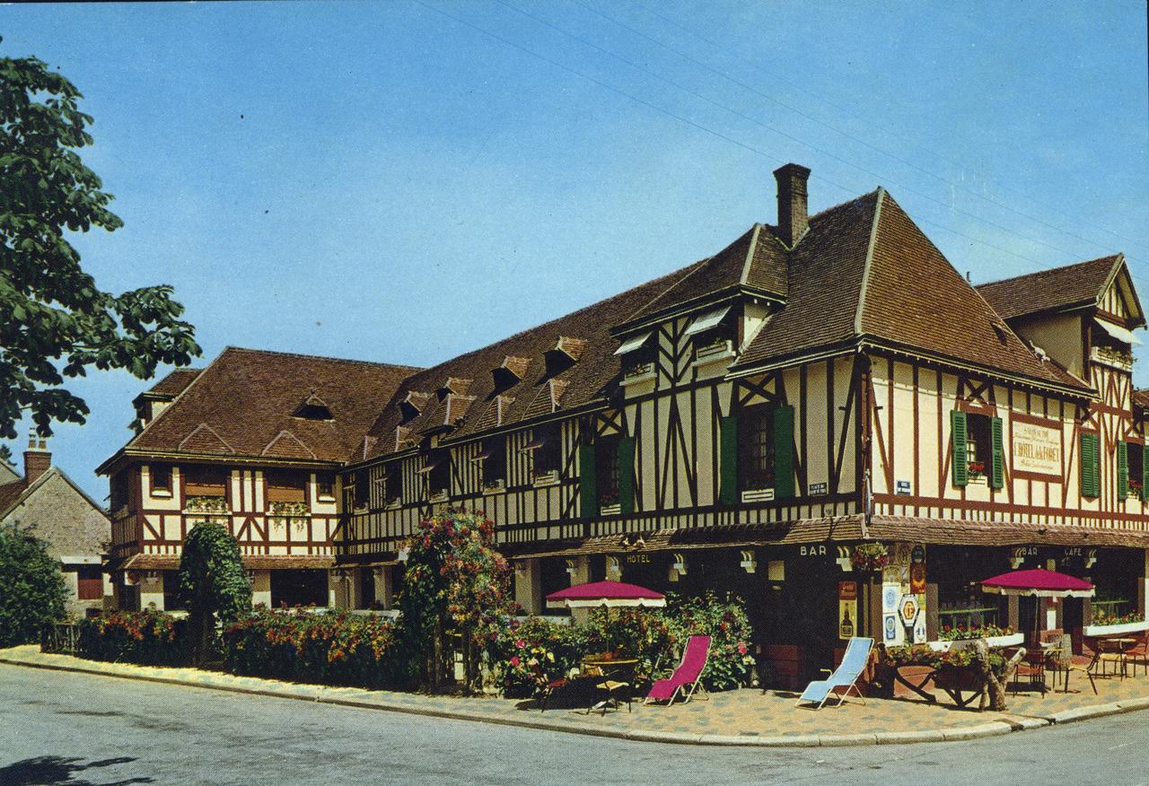 Logis Hotel La Foret Senonches Екстер'єр фото