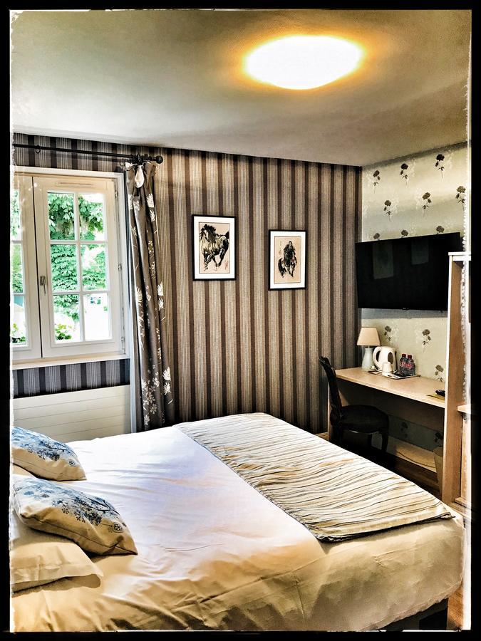 Logis Hotel La Foret Senonches Екстер'єр фото