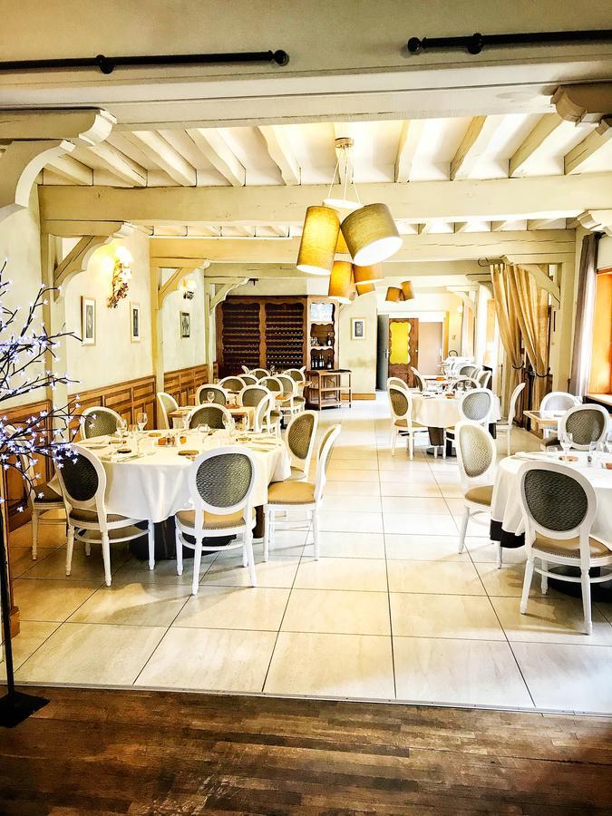 Logis Hotel La Foret Senonches Екстер'єр фото
